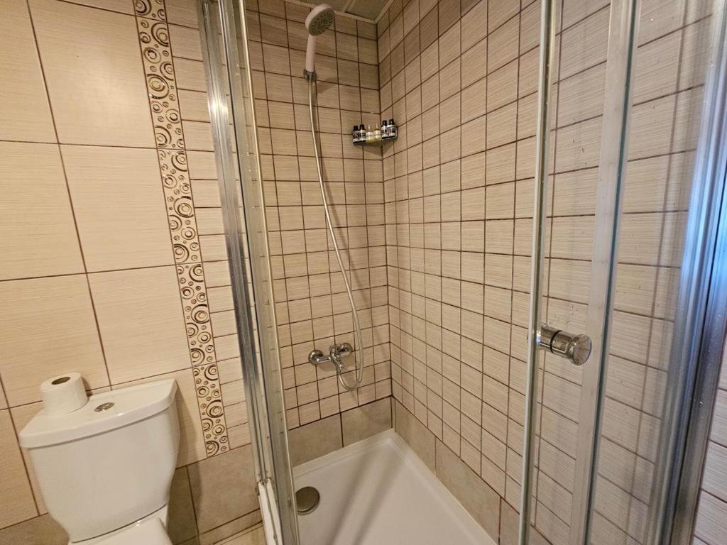Park Palace Hotel Kirenia Zewnętrze zdjęcie