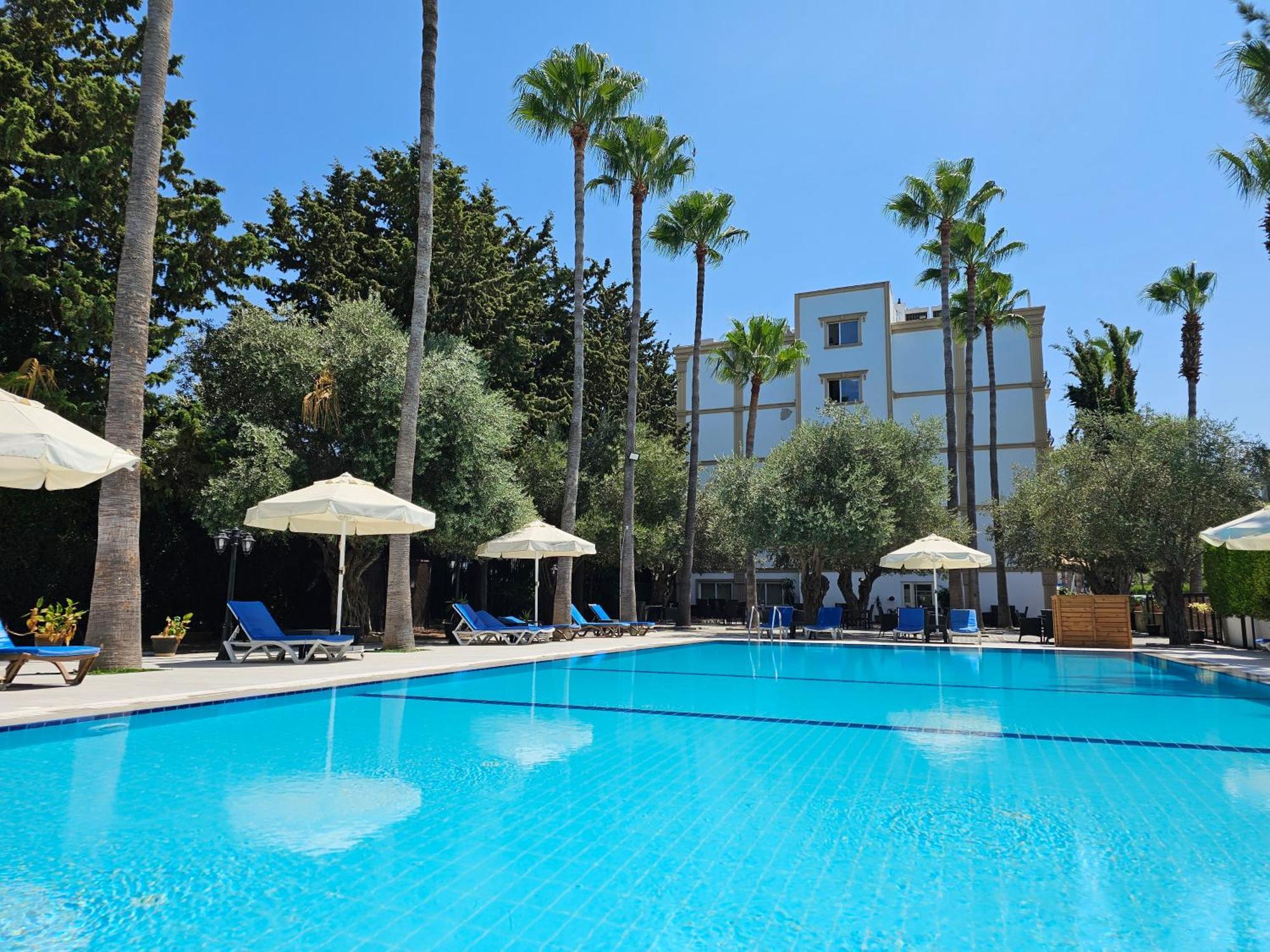 Park Palace Hotel Kirenia Zewnętrze zdjęcie