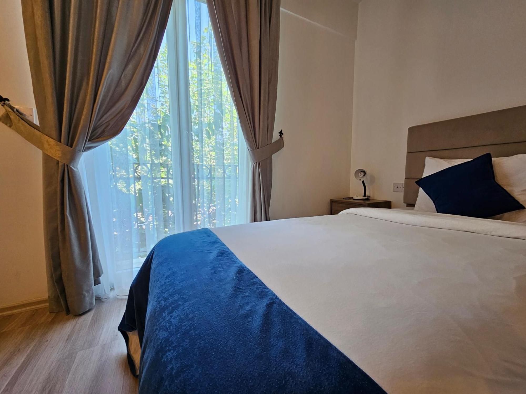 Park Palace Hotel Kirenia Zewnętrze zdjęcie